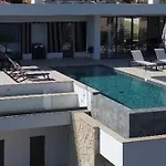 Imperiale Vue Piscine Villa