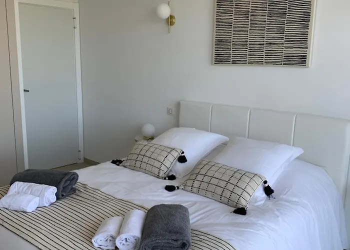 Imperiale Vue Piscine 别墅 *